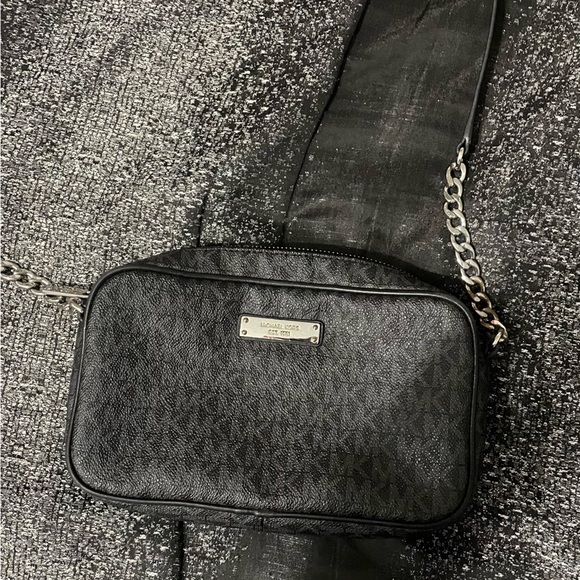 Michael Kors Handbags - Michael Kors mini purse